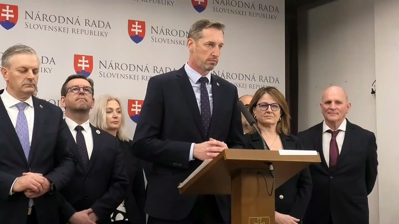 ZÁZNAM: Šmilňák sa vzdá poslaneckého mandátu k 31. januáru, nahradí ho Kolejáková