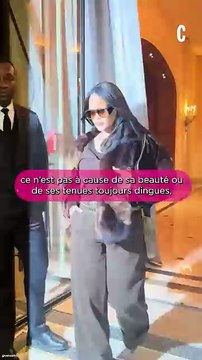 Énorme , difforme : 4 mois après avoir accouché, Rihanna critiquée sur son corps lors de la Fashion Week à Paris