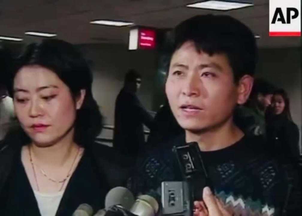 Bao Ge arrived in the United States, attracting intense coverage from major international media outlets and bringing together Chinese democracy activists from overseas for a gathering.