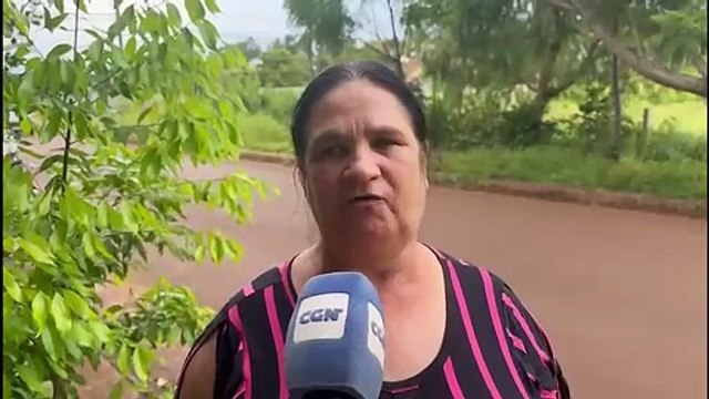 “Os vereadores que vinham ganhar voto nem aparecem mais aqui”, relata moradora diante de mato alto, bichos e problemas de esgoto no Morumbi
