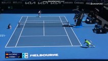 Open d'Australie : demi-finale - Lui-même n'en revient pas : le craquage complet de Alexander Zverev qui offre le 1er set à Carlos Alcaraz