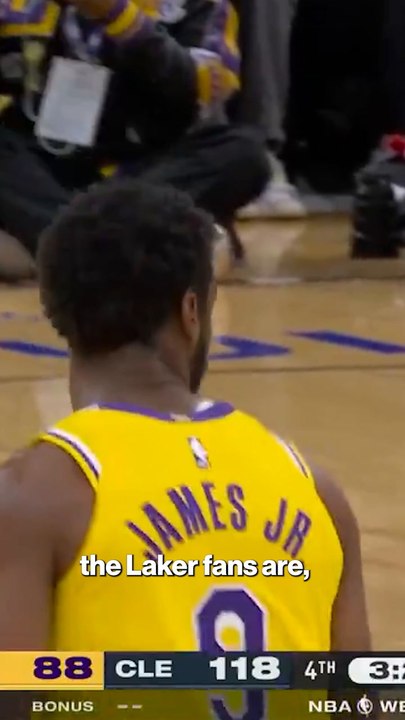 Cavs fans go crazy as Bronny James jams home slam dunk
