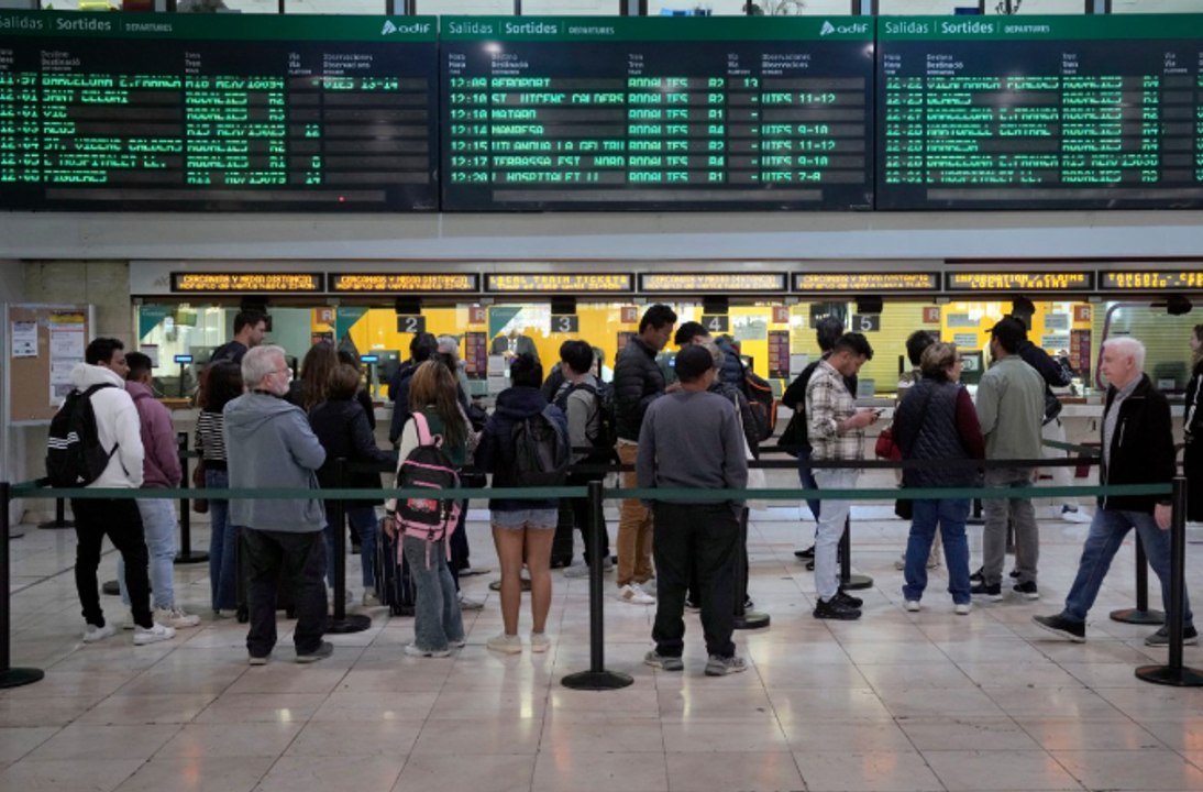 Las compensaciones que pueden reclamar los afectados por los retrasos en el AVE Madrid-Barcelona