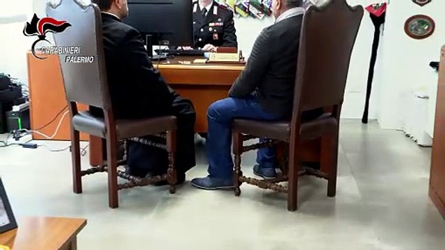 Il video dell'operazione dei carabinieri sulla truffa del «finto carabiniere» a Lascari: arrestati due catanesi