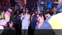 Milano Cortina, la fiamma olimpica a Trento: Tita ultimo tedoforo