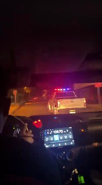 Tras persecución a alta velocidad capturan a supuestos ladrones de vehículo