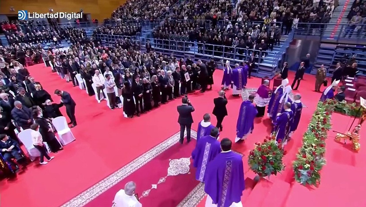 Emoción entre las víctimas de Adamuz al ser consolados por los Reyes