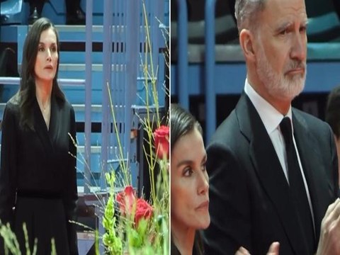 Letizia e Felipe di Spagna commossi ai funerali delle vittime dell'incidente ferroviario