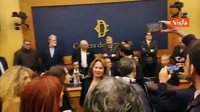 Presidio opposizioni contro la conferenza stampa di estrema destra su remigrazione alla Camera