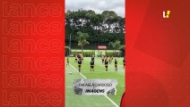 Parte do treino aberto do SP, Alisson em um bom clima com o elenco.