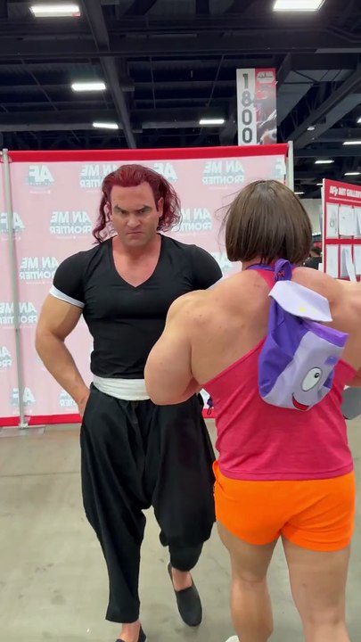 Dora runs from Yujiro 👹 #yujirohanma