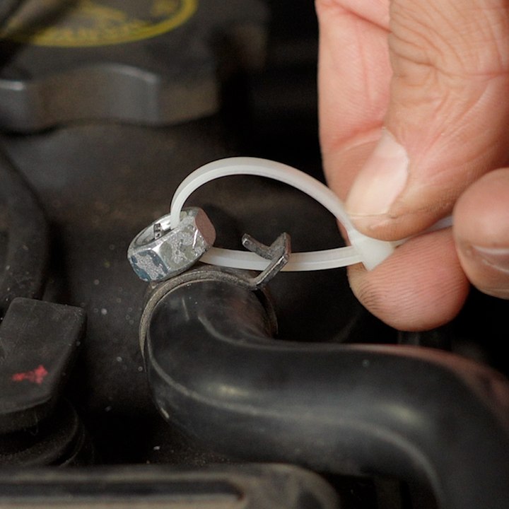 How a car clamp came off using simple items 🚘