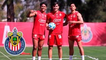 Jugadores de Chivas se divierten y muestran su calidad técnica durante el entrenamiento