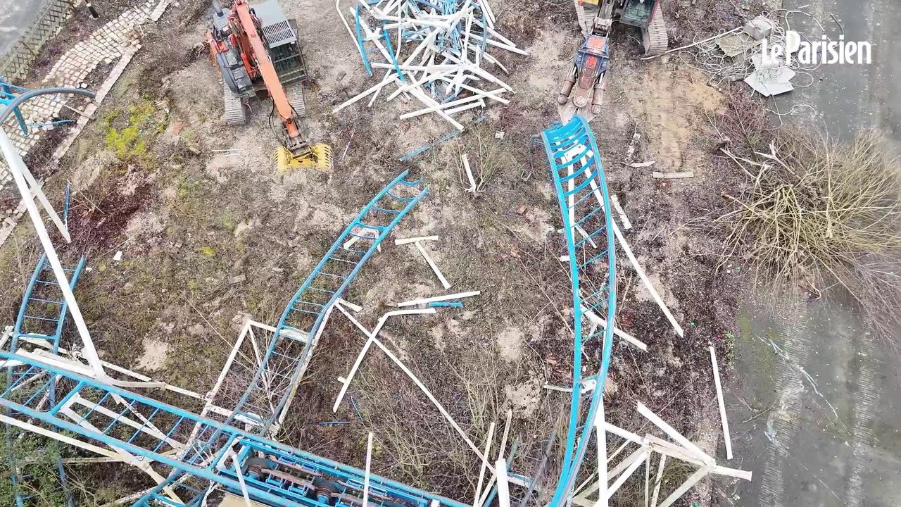Le parc Saint-Paul détruit son grand huit qui a...
