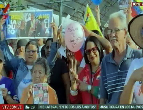 Larenses se pronuncian con murales en apoyo al Presidente Nicolás Maduro y Cilia Flores