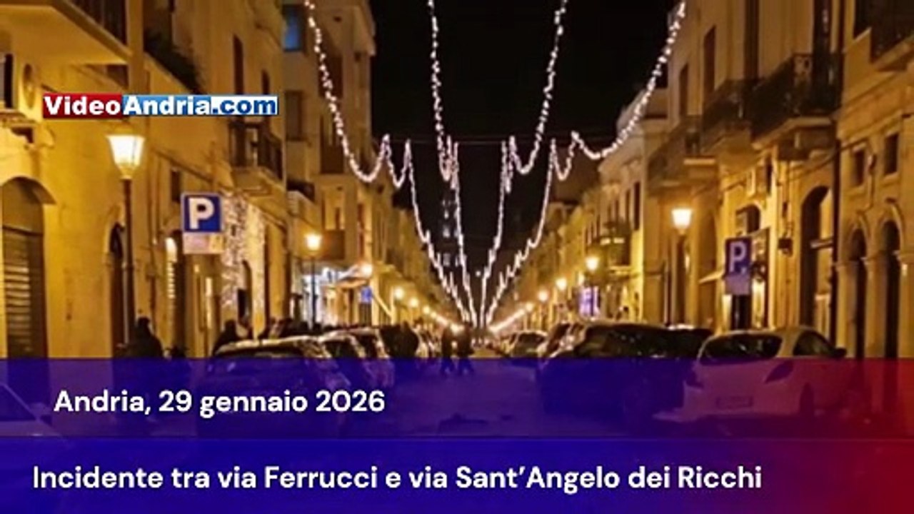 Andria: incidente stradale in centro coinvolge 6 auto. Sul posto la Polizia locale