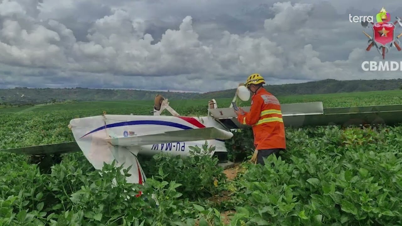 Avião de pequeno porte sofre acidente em lavoura ao fazer pouso de emergência no DF