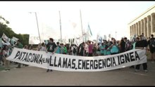 Argentina, proteste a Buenos Aires per i roghi in Patagonia