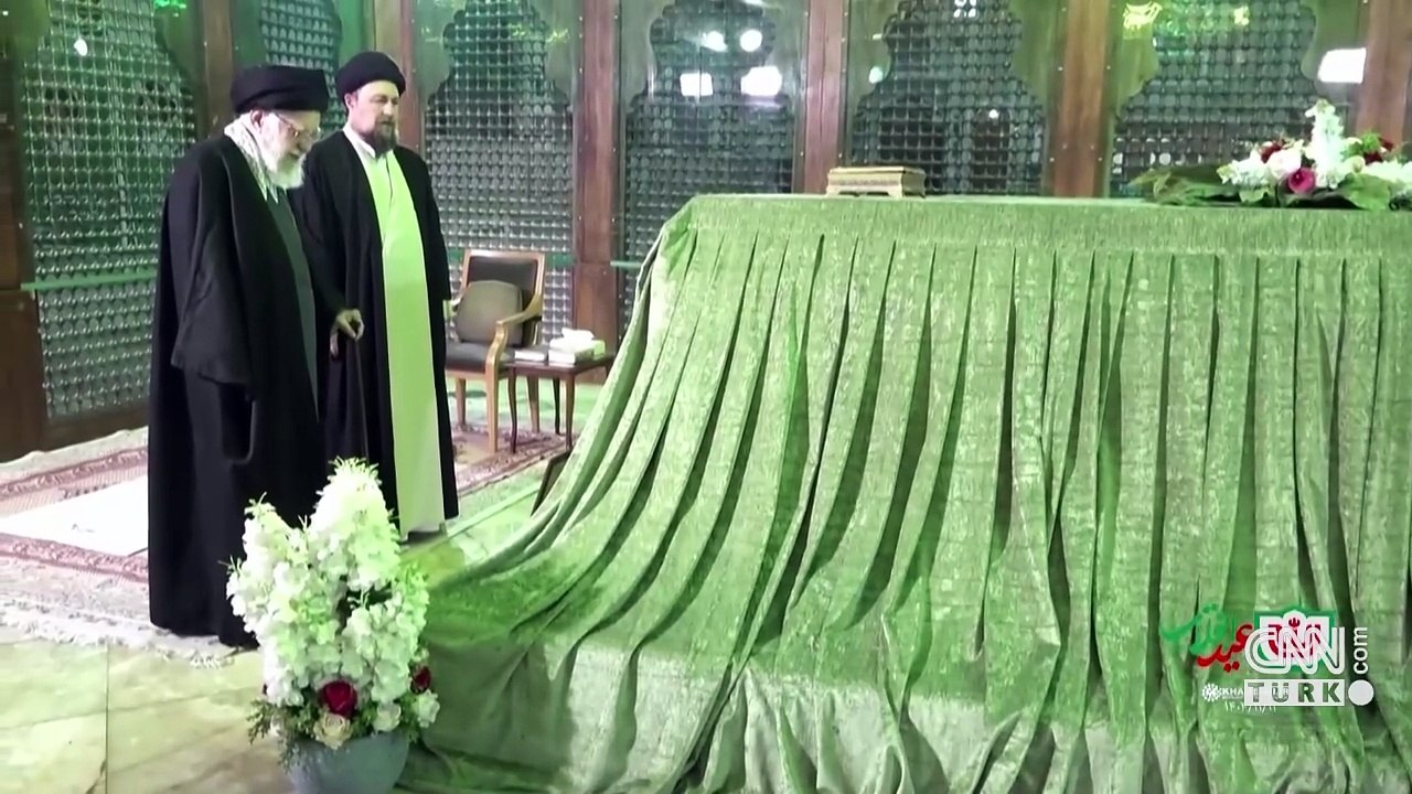 Yeraltı sığınağında saklandığı iddia edilmişti: İran Dini Lideri Hamaney ortaya çıktı!