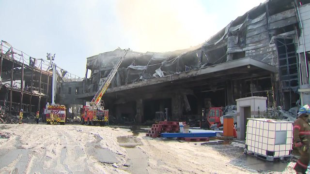 음성 공장 화재 실종자 수색 난항...내일 재개 / YTN