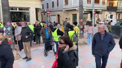 Ambient a la manifestació en contra de Mazón