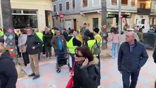 Ambient a la manifestació en contra de Mazón