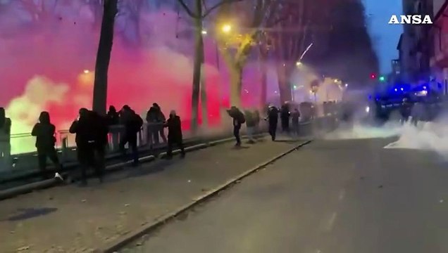 Torino, bloccati i manifestanti che volevano raggiungere l'ex sede di Askatasuna