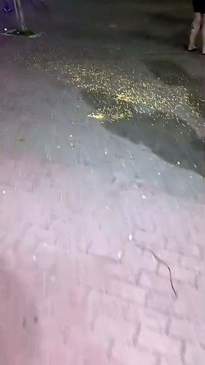 Praça da Gentilândia apresenta acúmulo de lixo durante pré-carnaval