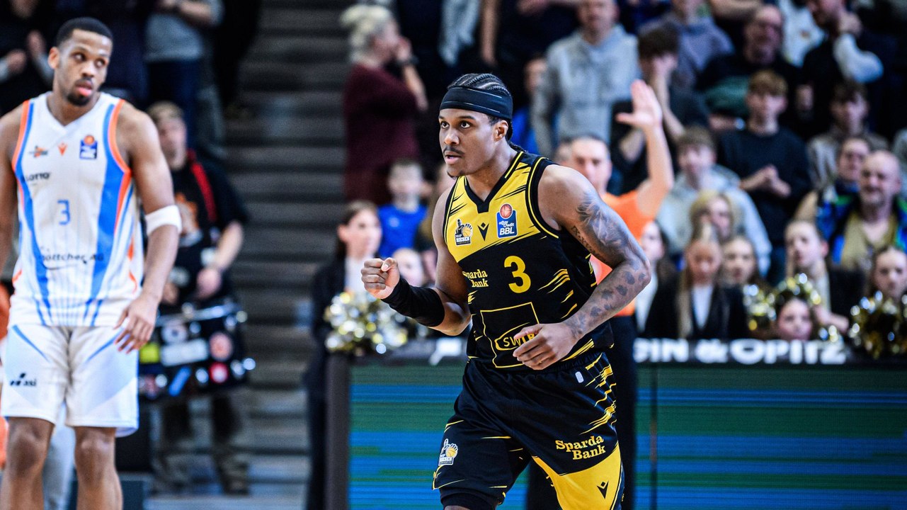 Starker Schlussspurt: Riesen jubeln in Jena