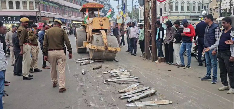 भीलवाड़ा में पुलिस का डेढ़ सौ साइलेंसर पर चला बुलडोजर
