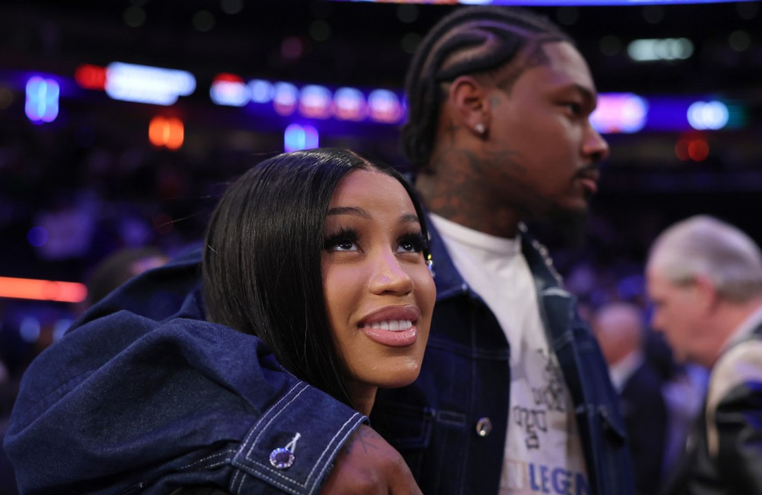 Cardi B 'convertita' al football NFL dal compagno Stefon Diggs