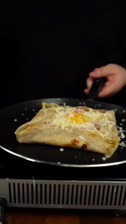 Breton Galette with Ham, Egg, and Cheese 🧀!