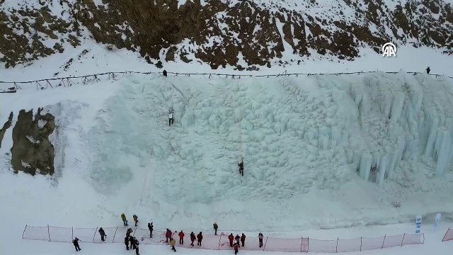 Palandöken Kayak Merkezi'nin otel ve pistleri tatilde kayakseverlerle doldu