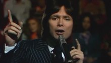 IT'S ONLY ME YOU'VE LEFT BEHIND by Cliff Richard  - live performance 1975