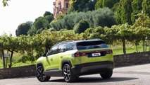 Le SUV électrique à transmission intégrale Jeep Compass 375 ch 98 kW affiche jusqu'à 650 km d'autonomie WLTP