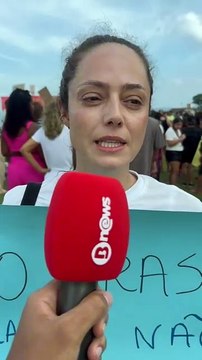 Em protesto para cobrar justiça por morte de cadelinha 'Orelha', veterinária repudia maus tratos contra animais