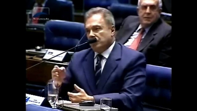 Senador Álvaro Dias faz uma homenagem a Pedro Simon pelos seus 96 anos
