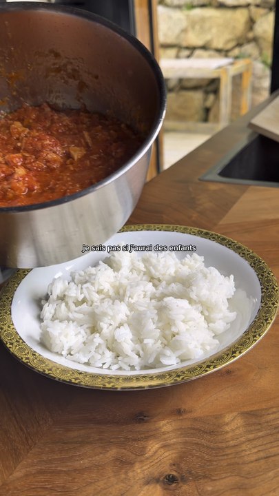Riz au thon et à la tomate Ingrédients : Riz Thon à l’huile d’olive Pulpe de tomates Poivre #foryou #astucesdecuisine #cuisinerapide #cuisinefacile #recettefacile