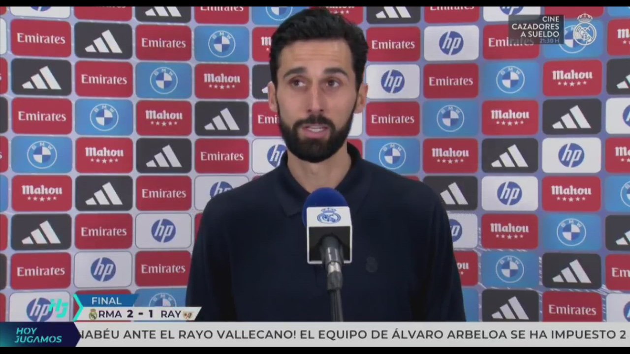 Arbeloa celebra la sufrida victoria del Real Madrid ante el Rayo