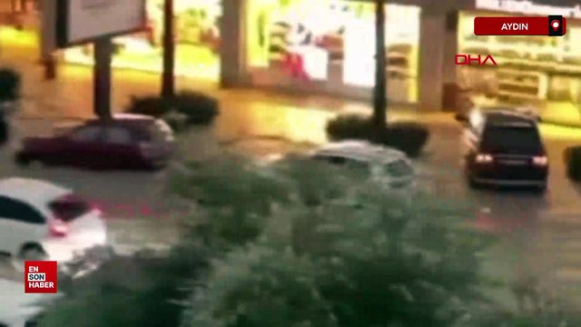 Aydın’da yollar göle döndü, araçlar suya gömüldü