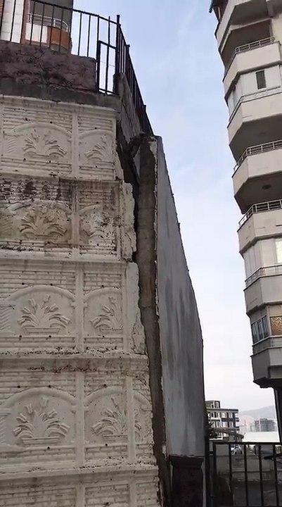 Şanlıurfa’da İstinat Duvarı Çöktü: Karaköprü Batıkent’te 15 Kişi Tahliye Edildi