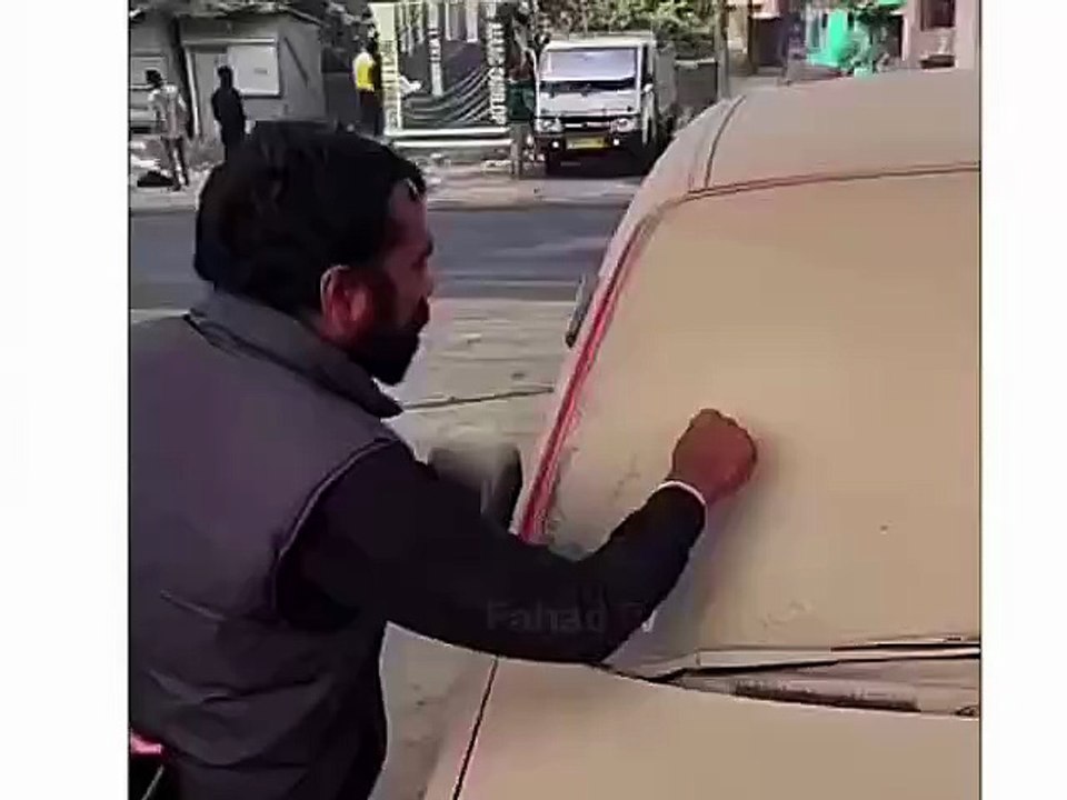 Lion face drawing on dust | Indian street artist | easy drawing tricks