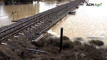 Time-lapse shows floodwaters swamping Mount Isa rail line