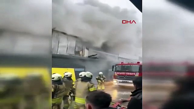 İstanbul İkitelli Atatürk Sanayi Sitesi'nde yangın! Olay yerine çok sayıda itfaiye ekibi sevk edildi