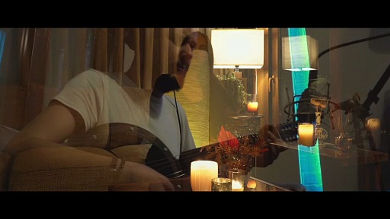 Zara - Bir Kere Sevdaya Tutulmaya Gör