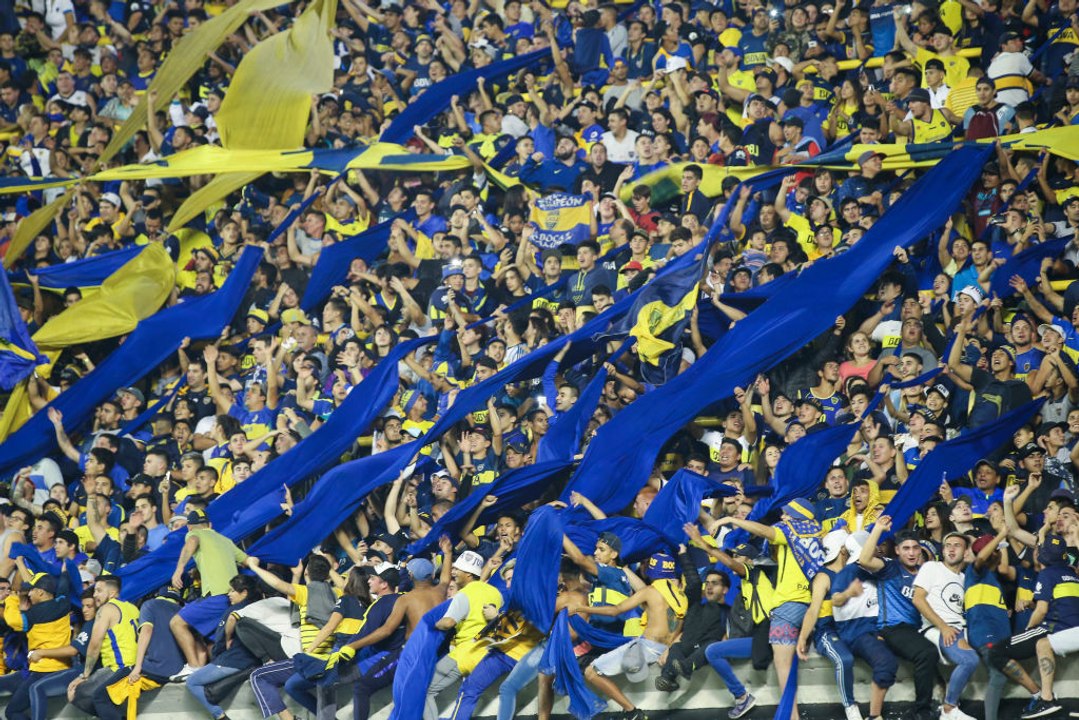Ospite d'onore a "La Bombonera": Willem Dafoe si gode il Boca Juniors e un coro per lui