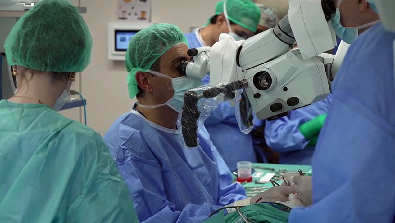 Vall d’Hebron realiza el primer trasplante de cara del mundo con una donante que recibió la eutanasia