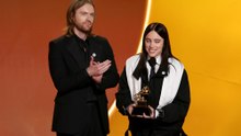 'Ninguém é ilegal em terras roubadas', dispara Billie Eilish durante Grammy