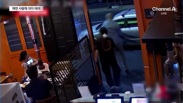 中 건설 현장 차량 덮친 대형 크레인