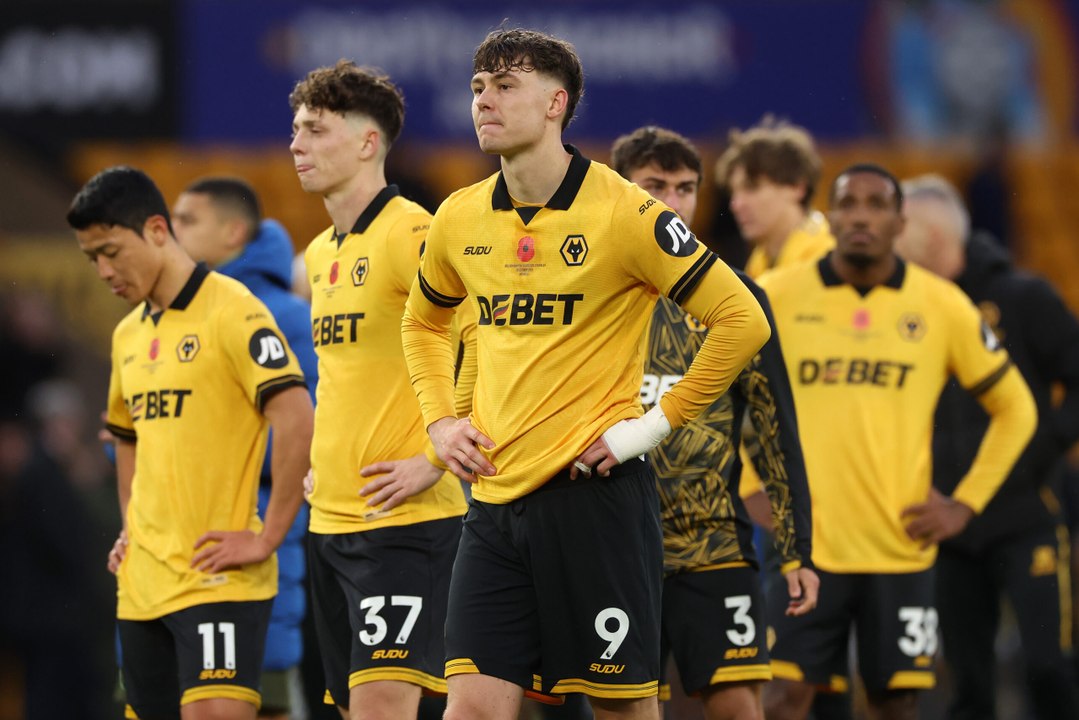 Il padre gli ruba i nuggets allo stadio e il Wolverhampton gli fa una splendida sorpresa